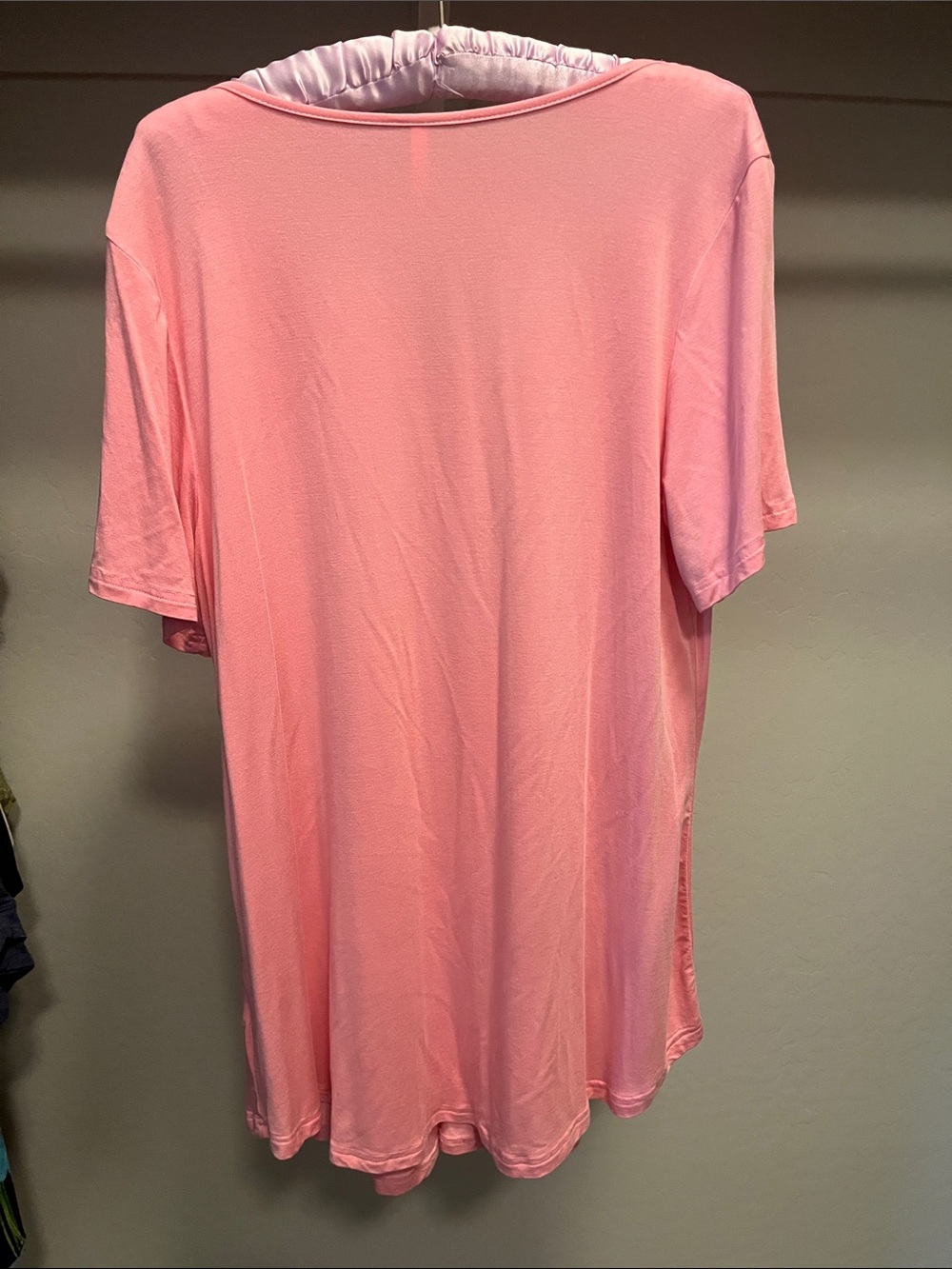 Women's Light Pink Short-Sleeve Scoop Neck Tunic Top - Picture 2 of 4